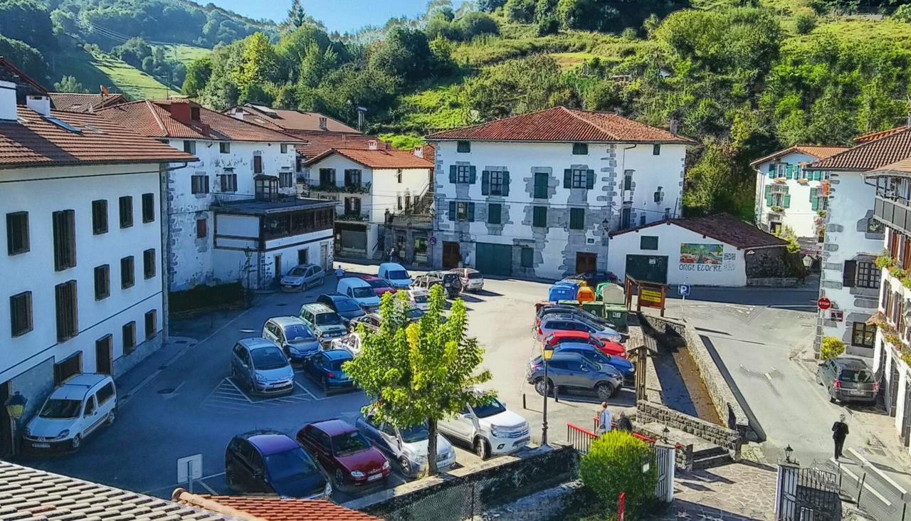 Hotel Hostal Ekaitza Lesaka Exteriér fotografie
